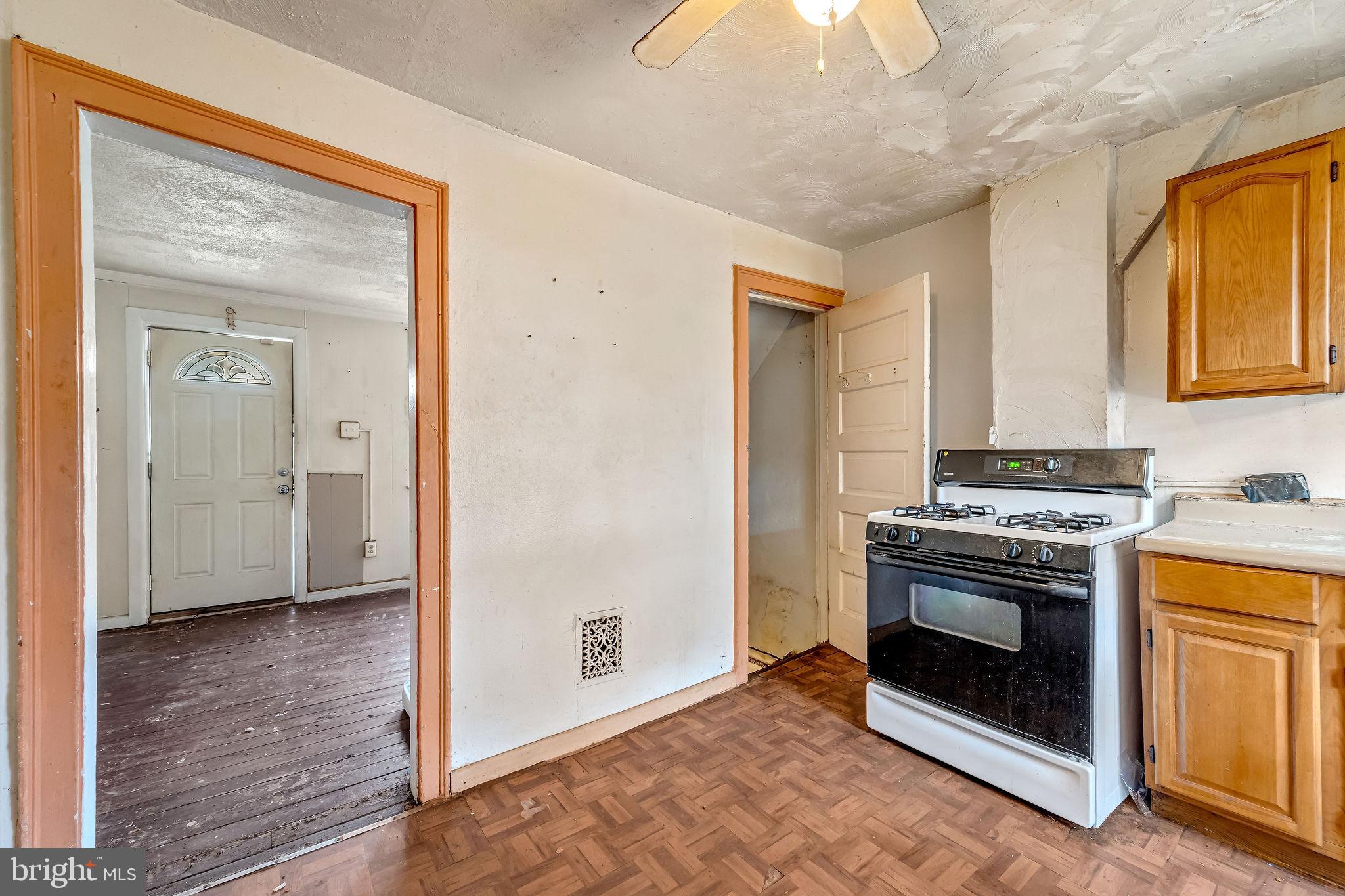 1070 Niagara Road Camden, NJ 08104 - Photo 8 of 18