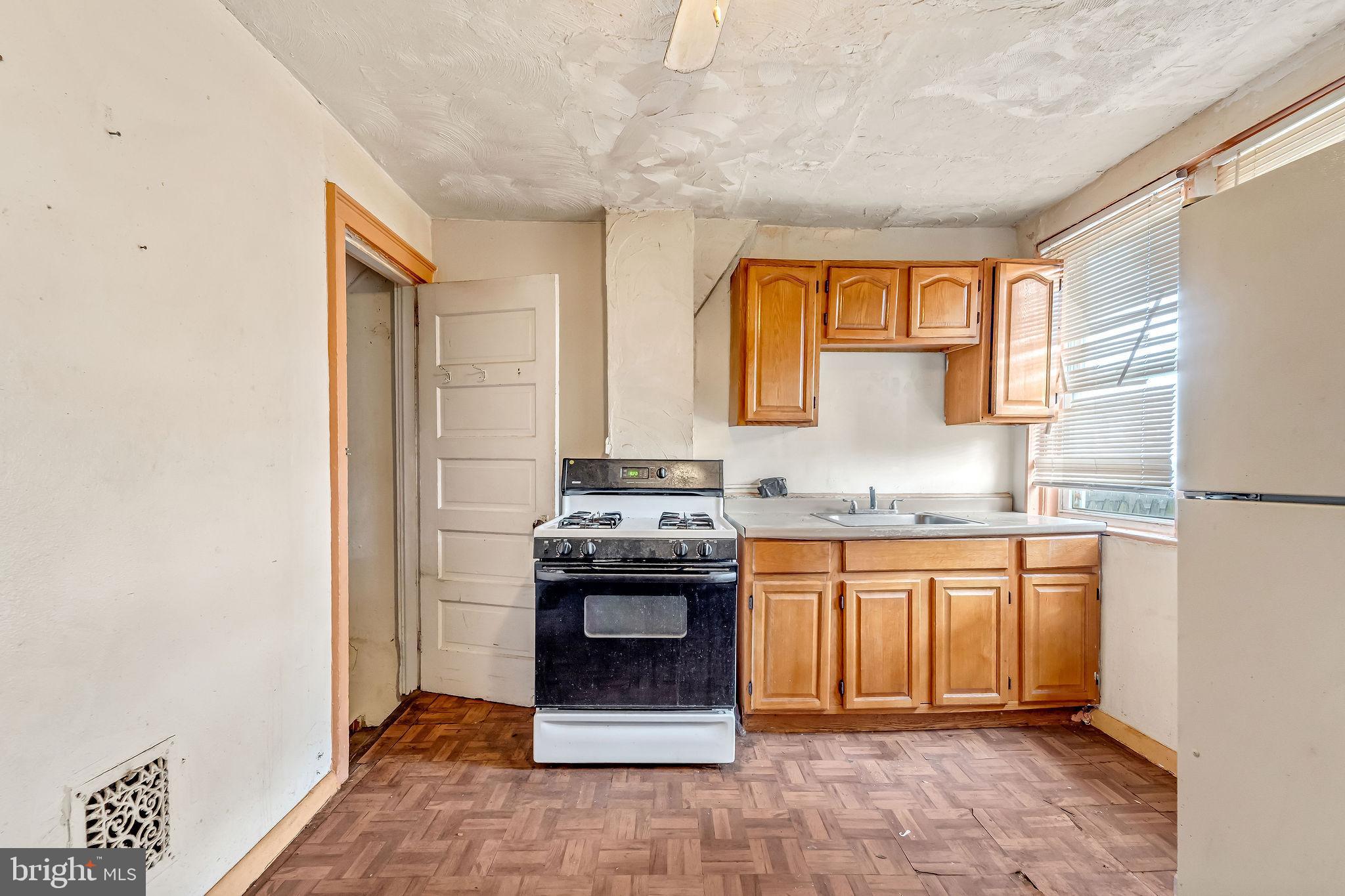 1070 Niagara Road Camden, NJ 08104 - Photo 9 of 18