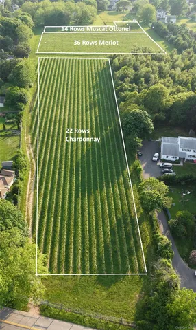 a view of a tennis court