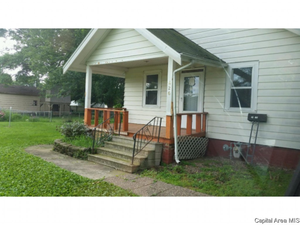 426 West Chestnut Street Oneida, IL 61467 - Photo 1 of 10 Gallery Image 1