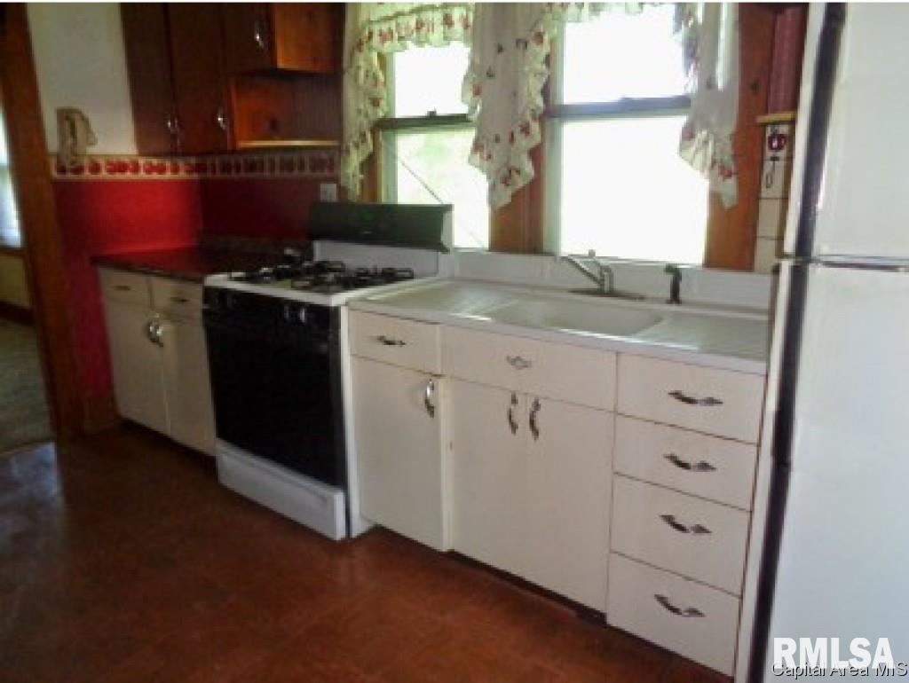 426 West Chestnut Street Oneida, IL 61467 - Photo 5 of 10 Gallery Image 5