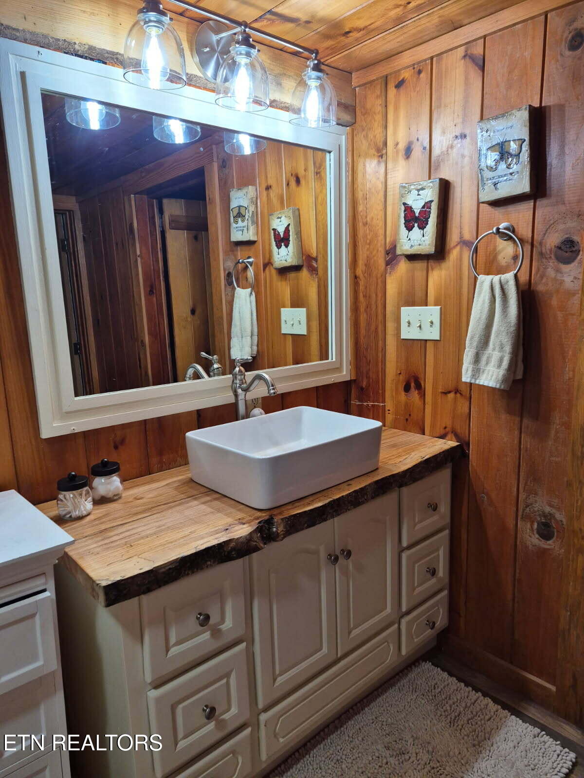 411 Rafter Road Tellico Plains, TN 37385 - Photo 23 of 34 Full Bath on Main 2