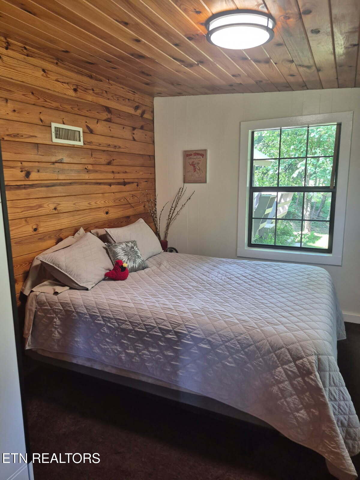 411 Rafter Road Tellico Plains, TN 37385 - Photo 25 of 34 Guest bedroom Main