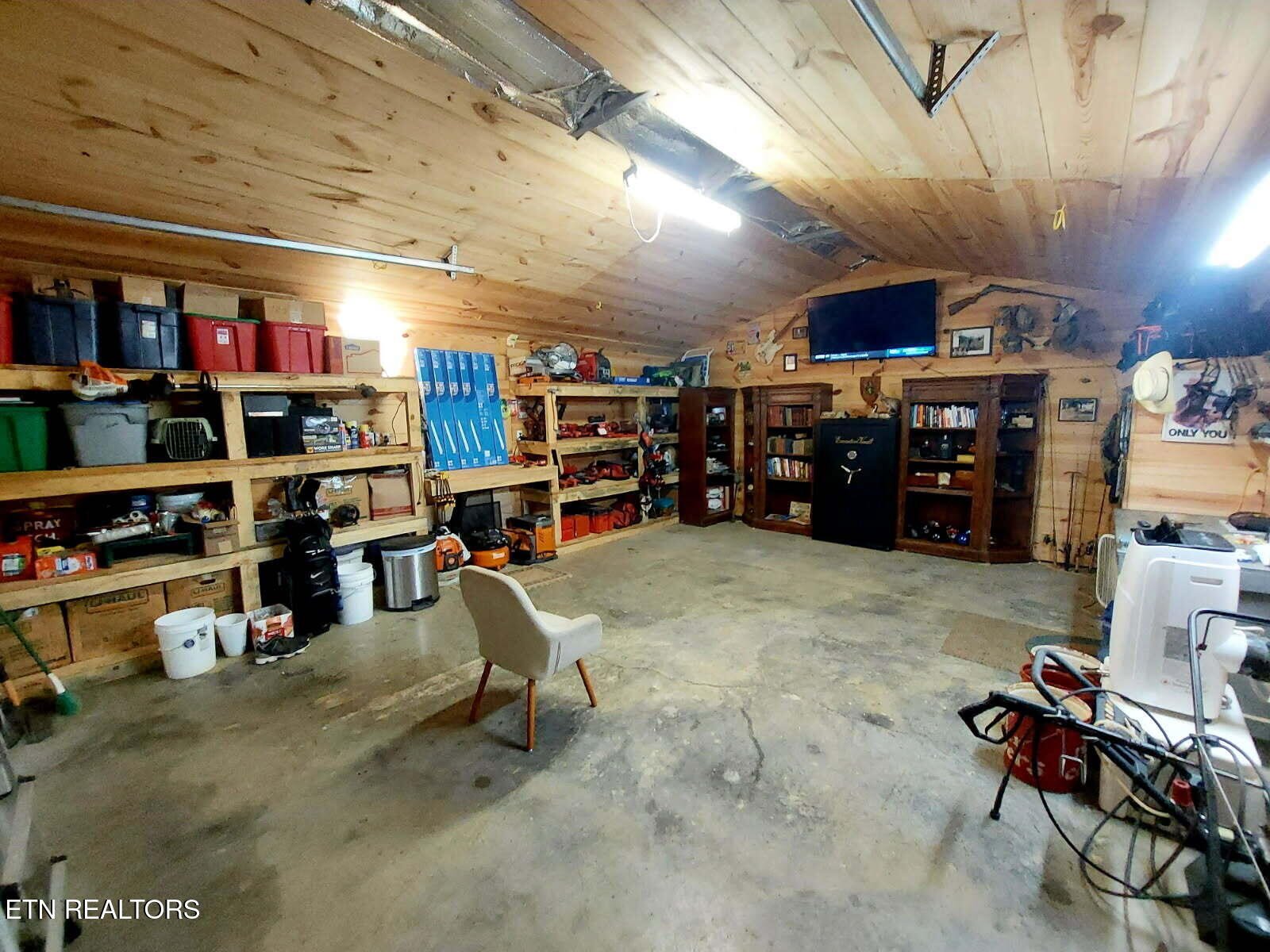 411 Rafter Road Tellico Plains, TN 37385 - Photo 30 of 34 Workshop