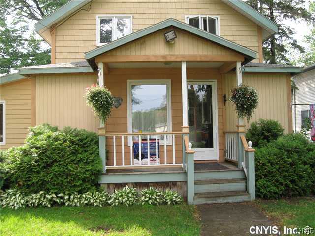7547 Elmcrest Road Salina, NY 13090 - Photo 1 of 1 Exterior Front Where else could you find a nice ho