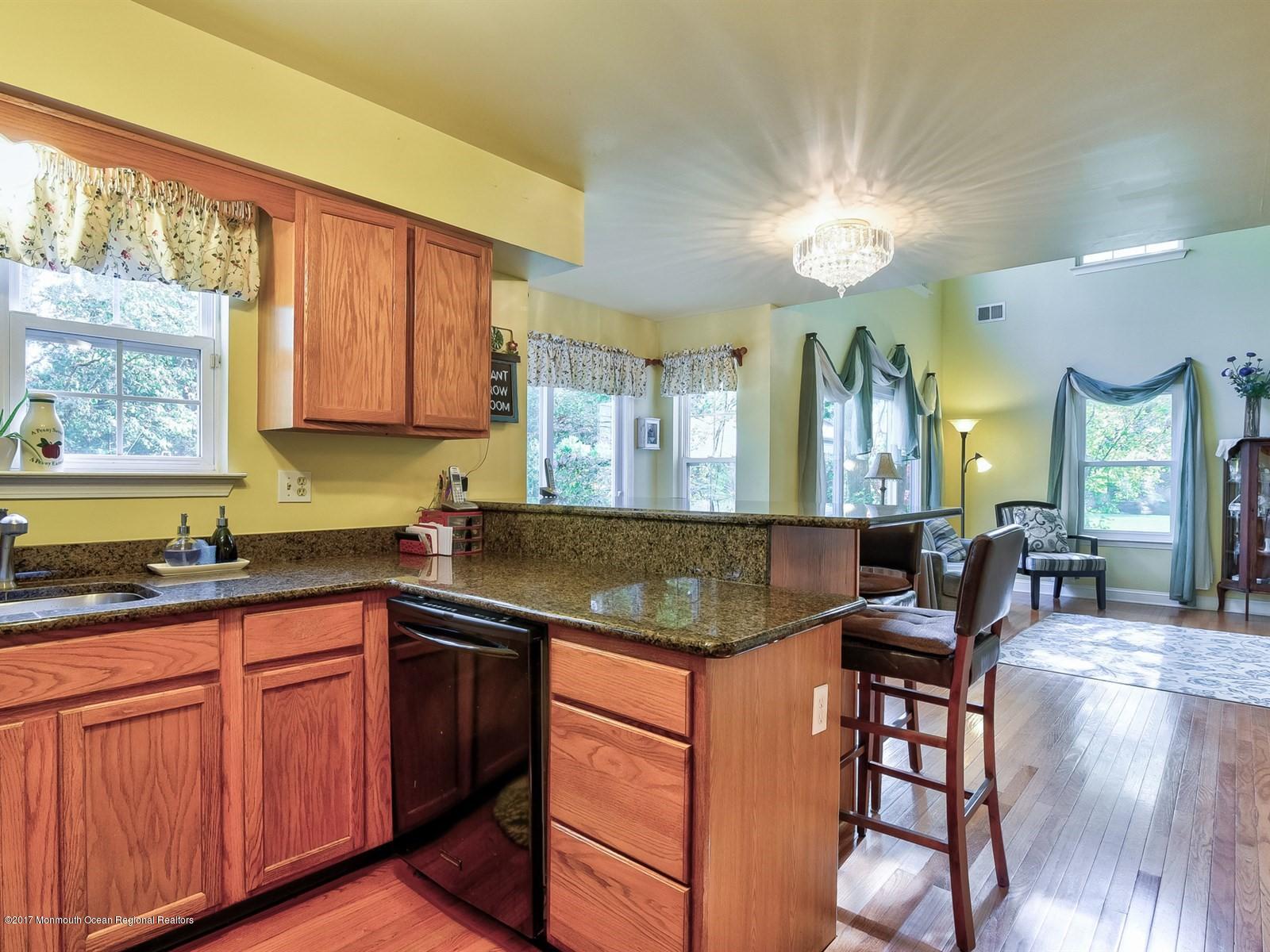 4 Shepherds Way Jackson, NJ 08527 - Photo 11 of 25 013_Kitchen