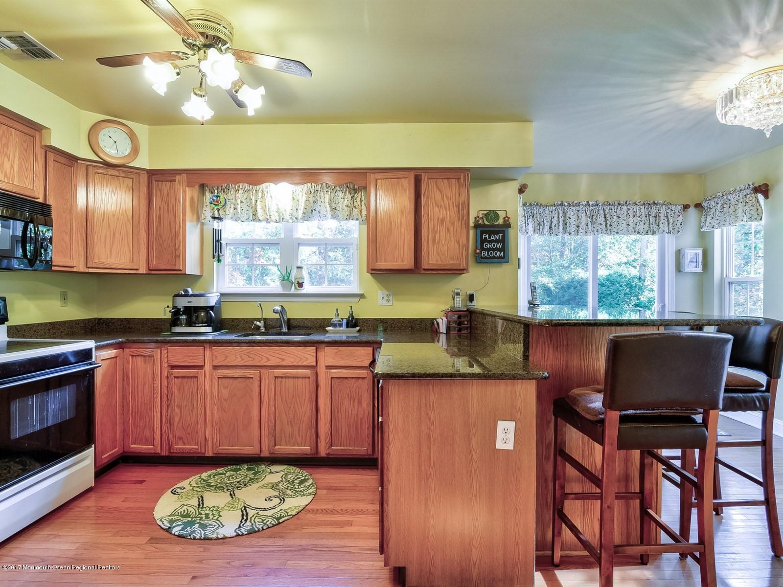 4 Shepherds Way Jackson, NJ 08527 - Photo 9 of 25 011_Kitchen