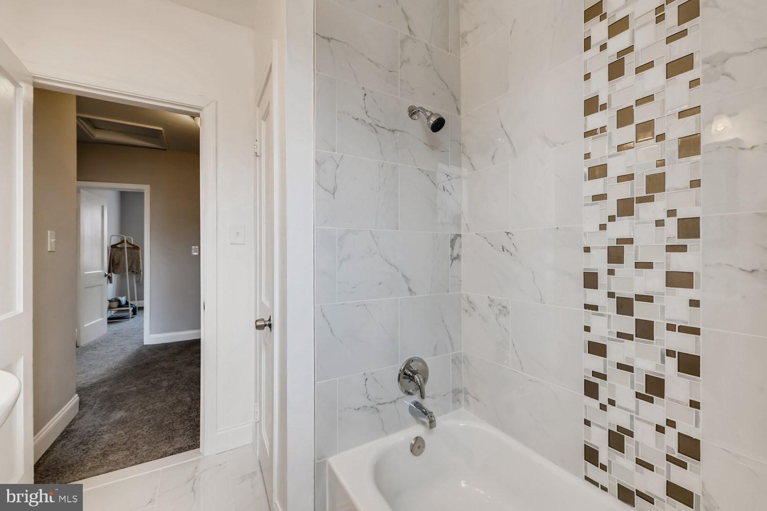1639 Shadyside Road Baltimore, MD 21218 - Photo 15 of 25 Bathroom