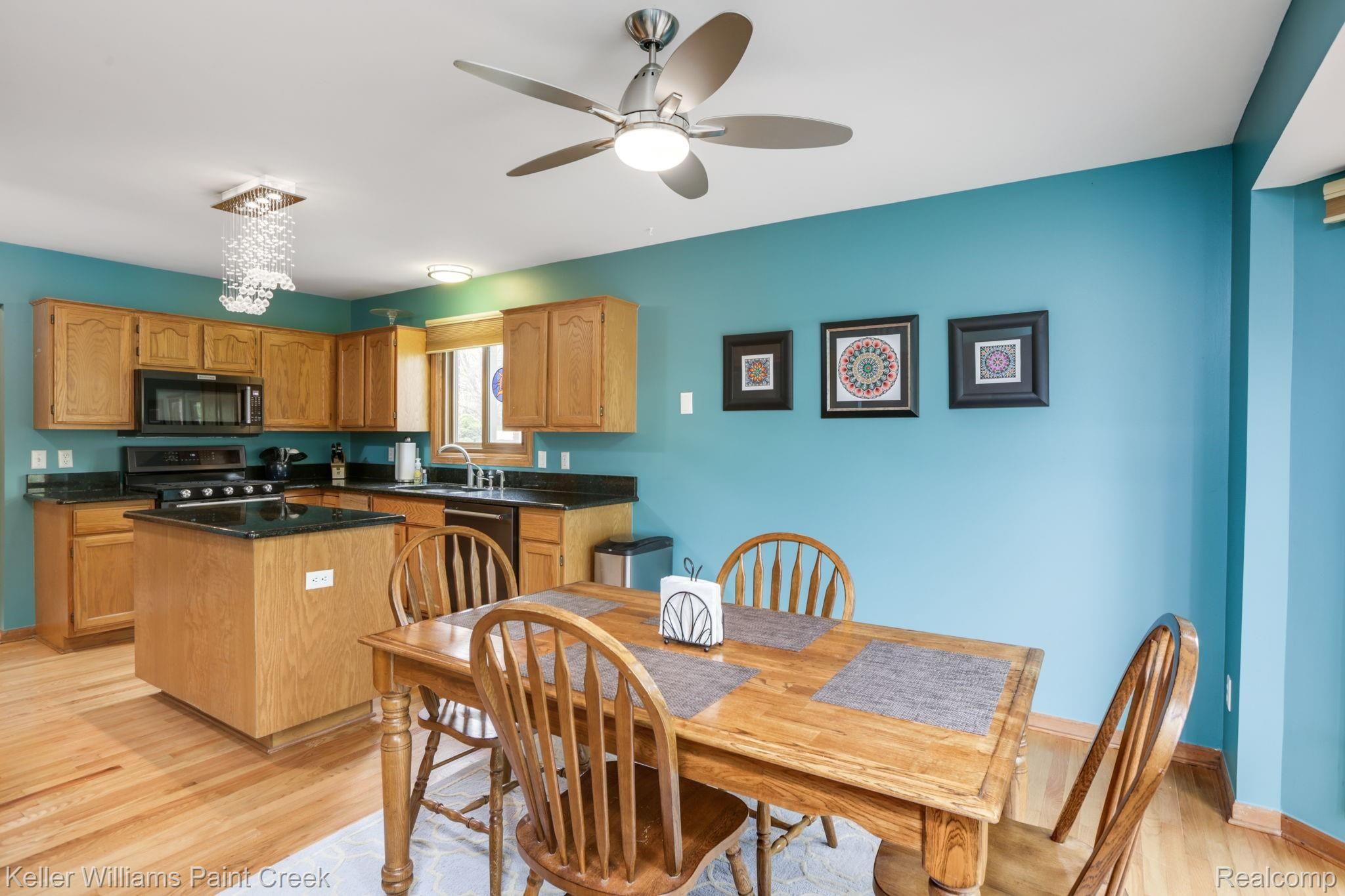1028 River Mist Drive Rochester, MI 48307 - Photo 7 of 37 1028+River+Mist+Dr+Rochester-36-mls.jpg