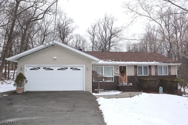 $679,900 | 97 Squaw Brook Road, North Haledon, NJ 07508