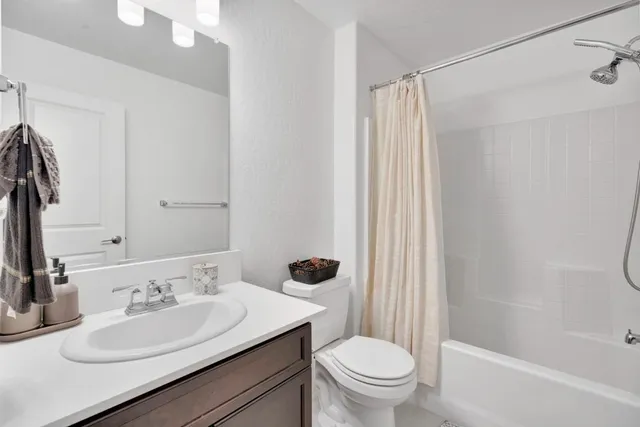 $515,000 | 888 Descanso Avenue, Clovis, CA 93619