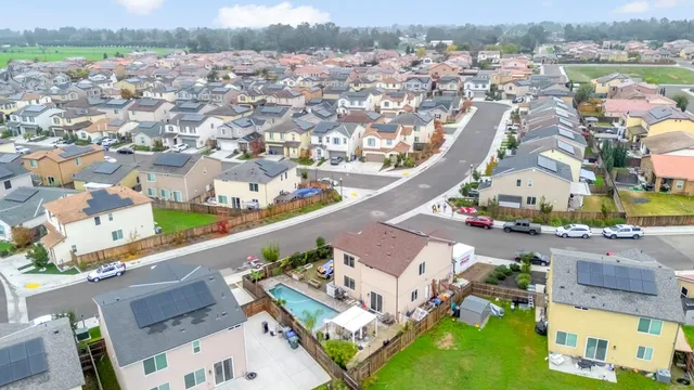 $515,000 | 888 Descanso Avenue, Clovis, CA 93619