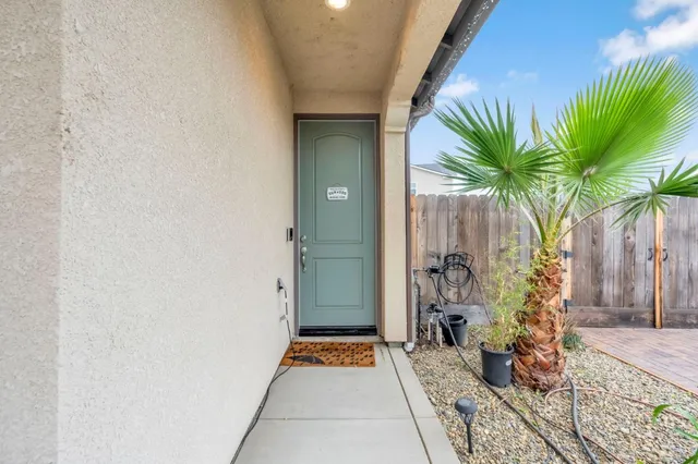 $515,000 | 888 Descanso Avenue, Clovis, CA 93619