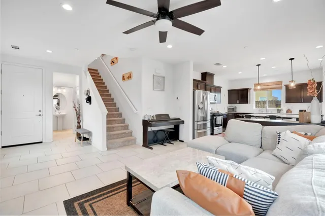 $515,000 | 888 Descanso Avenue, Clovis, CA 93619