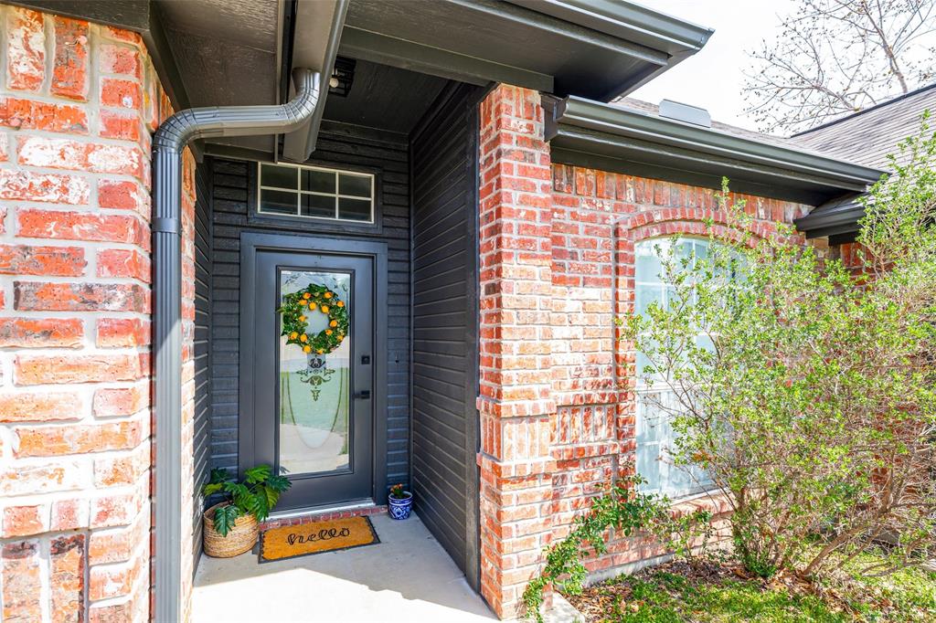 1526 Shadow Run Weatherford, TX 76086 - Photo 4 of 40