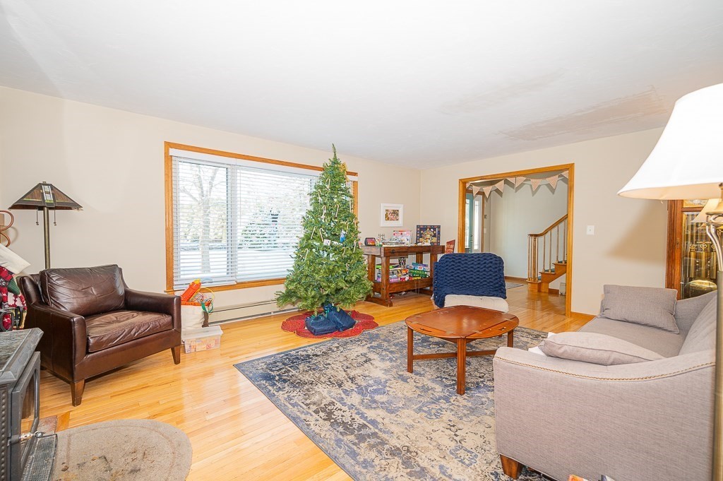 49 Oxford Road Charlton, MA 01507 - Photo 12 of 30