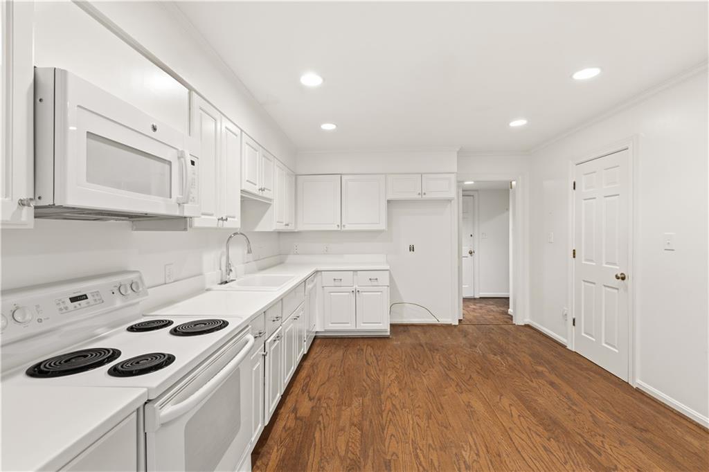 10 Mooregate Square Northwest, Unit 10 Atlanta, GA 30327 - Photo 13 of 36