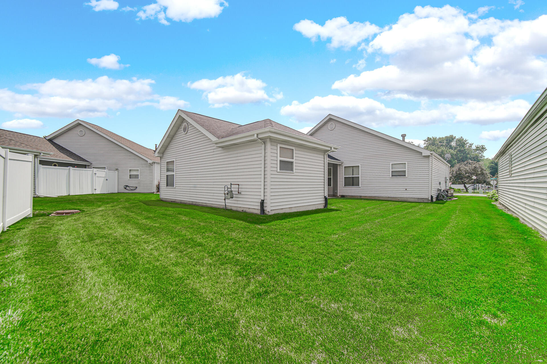 8220 Pointe Drive Crown Point, IN 46307 - Photo 20 of 23 1920x1280