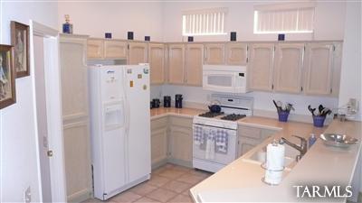 897 East Royal Oak Road Tucson, AZ 85755 - Photo 14 of 25