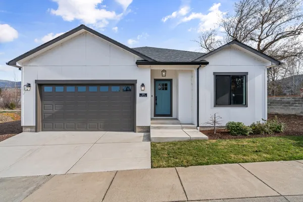 $382,500 | 100 Oak Valley Drive, Talent, OR 97540