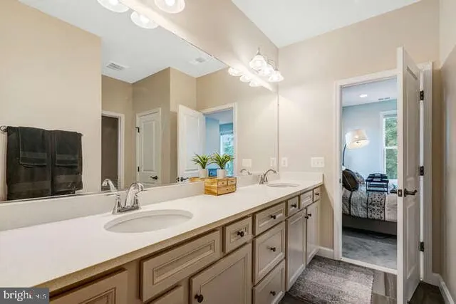 $5,250 | 12258 Sessile Commons, Fairfax, VA 22030