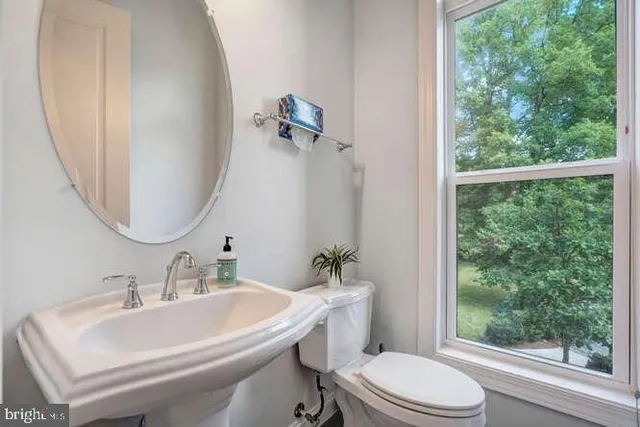 $5,250 | 12258 Sessile Commons, Fairfax, VA 22030