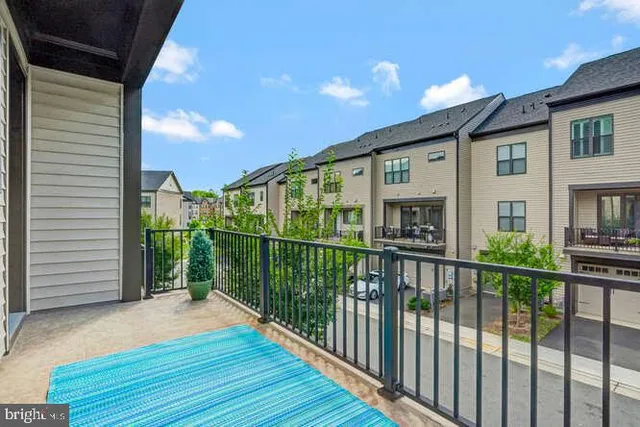 $5,250 | 12258 Sessile Commons, Fairfax, VA 22030