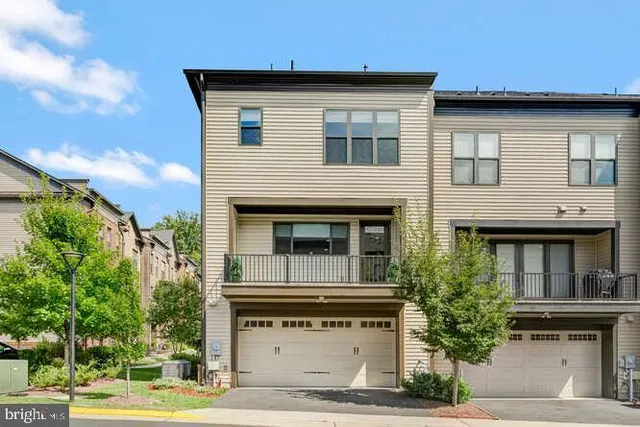 $5,250 | 12258 Sessile Commons, Fairfax, VA 22030