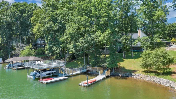 $1,349,900 | 428 Anchor Drive, Moneta, VA 24121