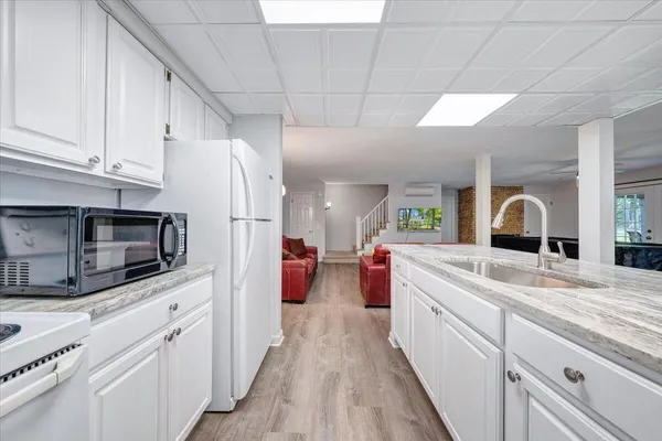 $1,349,900 | 428 Anchor Drive, Moneta, VA 24121