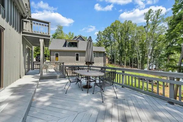 $1,349,900 | 428 Anchor Drive, Moneta, VA 24121