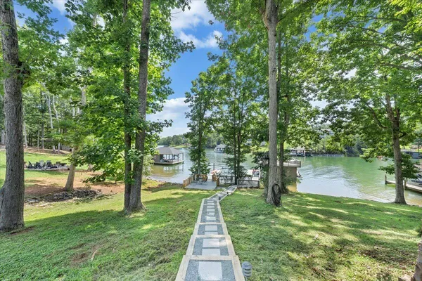$1,349,900 | 428 Anchor Drive, Moneta, VA 24121