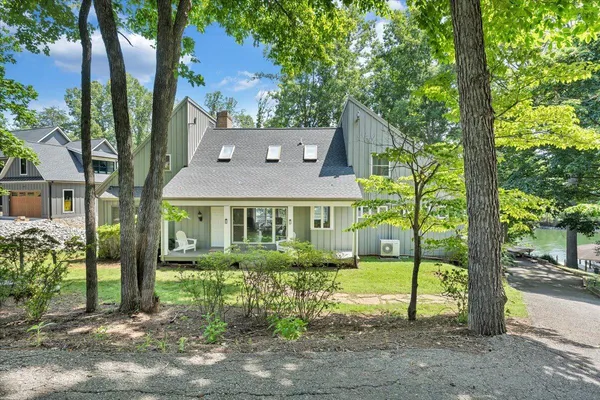 $1,349,900 | 428 Anchor Drive, Moneta, VA 24121
