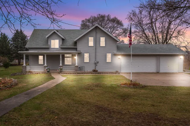 $369,900 | 815 Fredonia Avenue, Fredonia, WI 53021