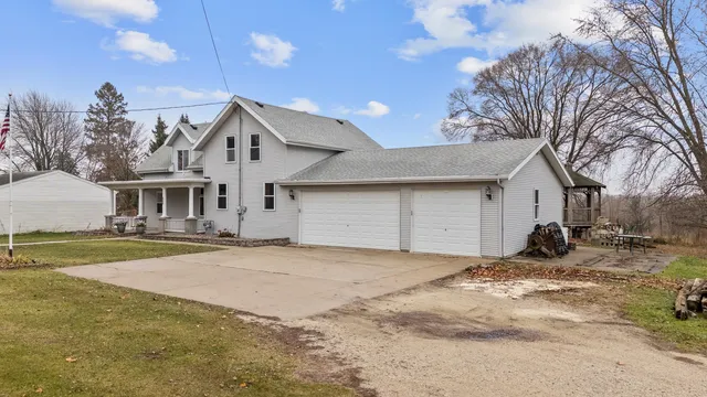 $369,900 | 815 Fredonia Avenue, Fredonia, WI 53021