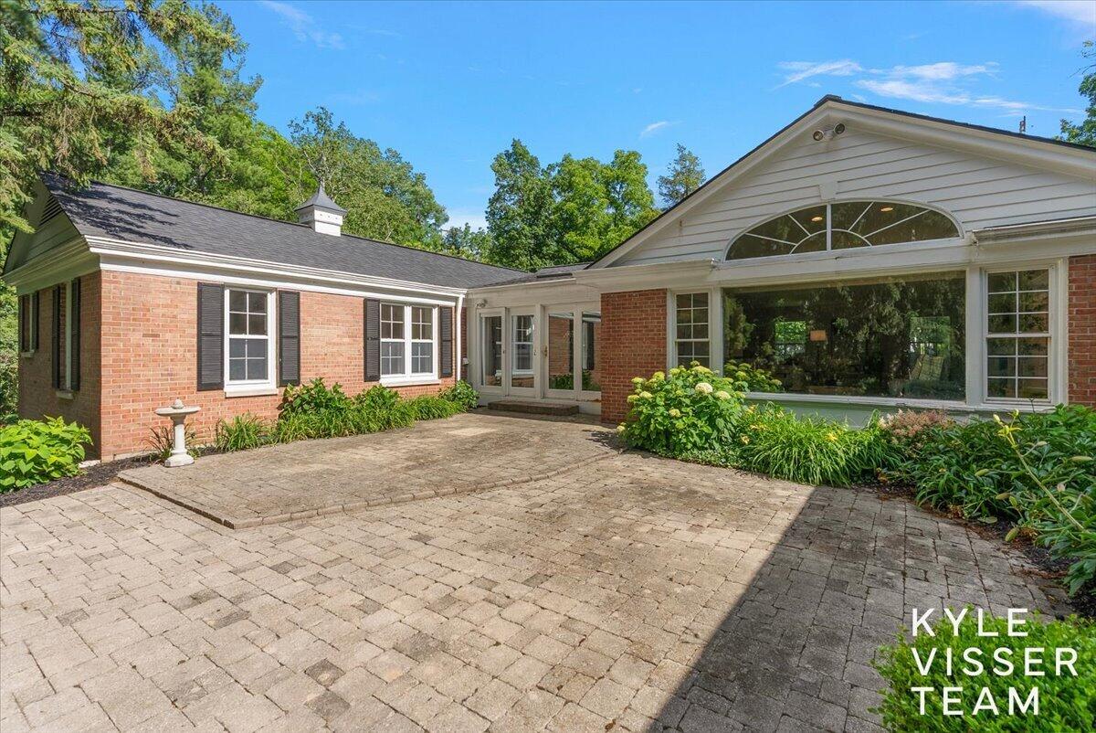 2089 Robinson Road Southeast Grand Rapids, MI 49506 - Photo 56 of 73 Back Exterior