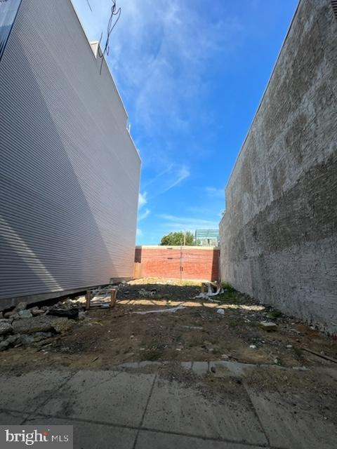 2254 North Front Street Philadelphia, PA 19133 - Photo 4 of 10 a view of a pathway of a building