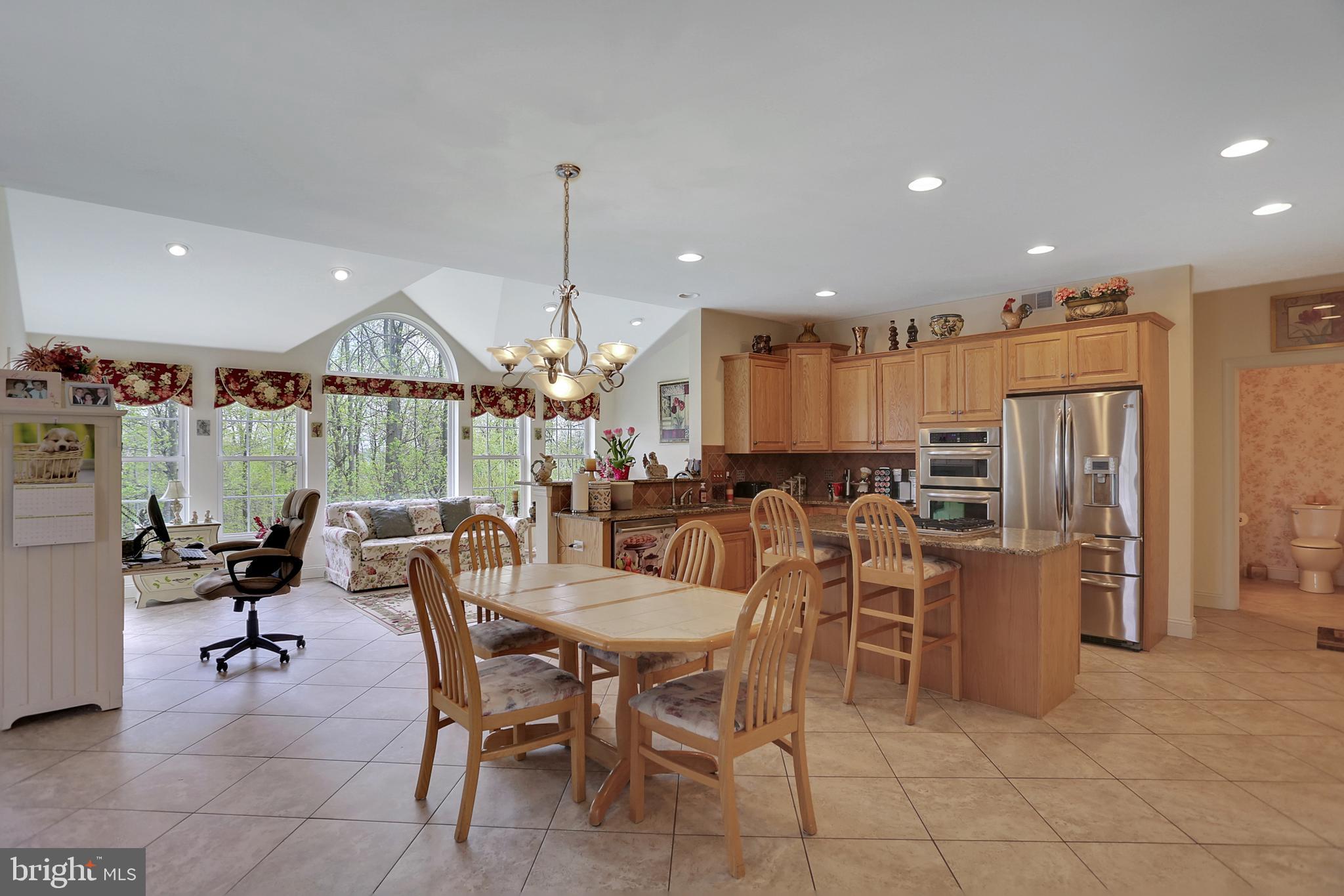 162 Overlook Road Morgantown, PA 19543 - Photo 14 of 52 18" Italian Ceramic Tiled Floors
