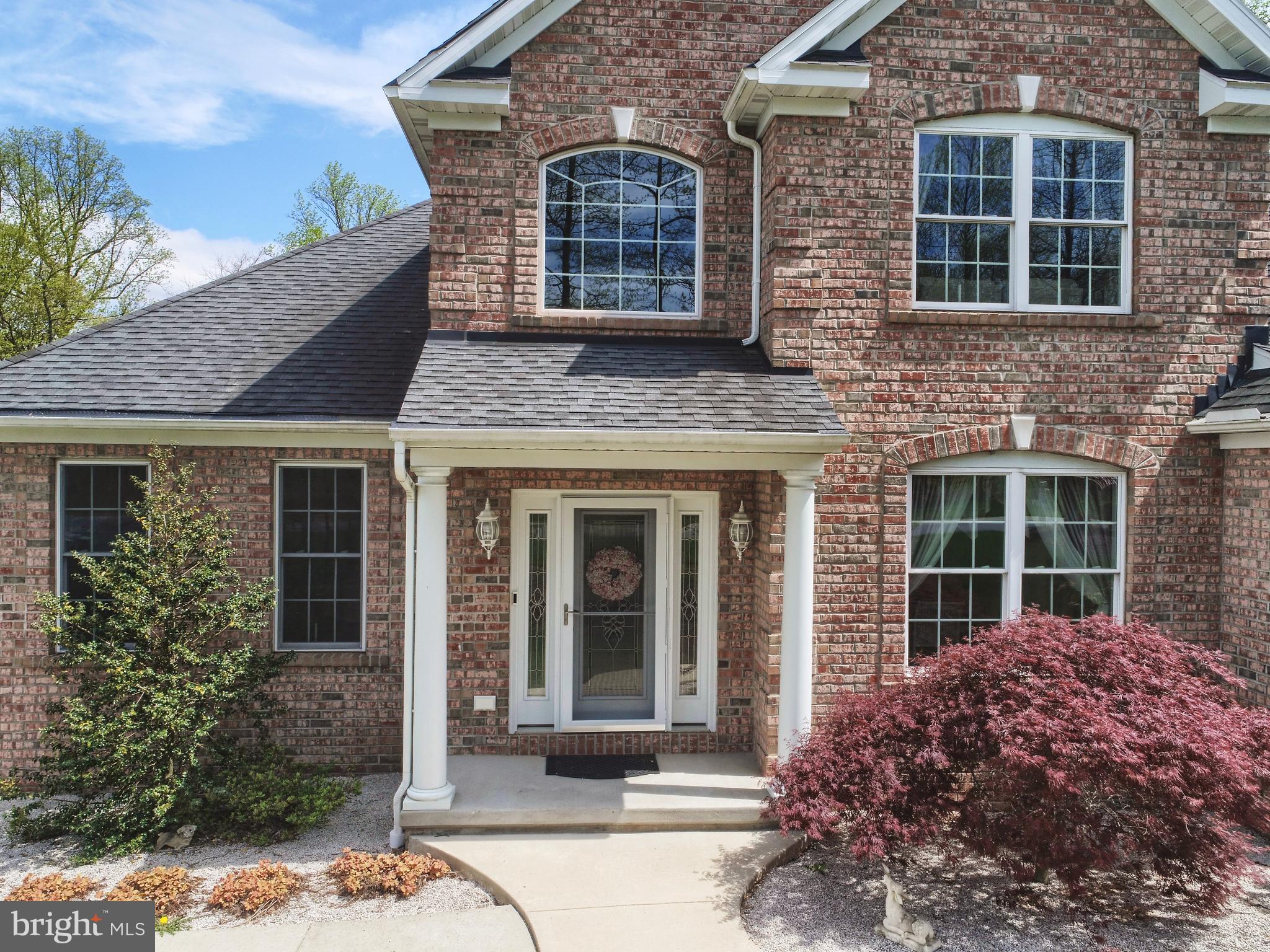 162 Overlook Road Morgantown, PA 19543 - Photo 4 of 52 Welcoming Front Porch