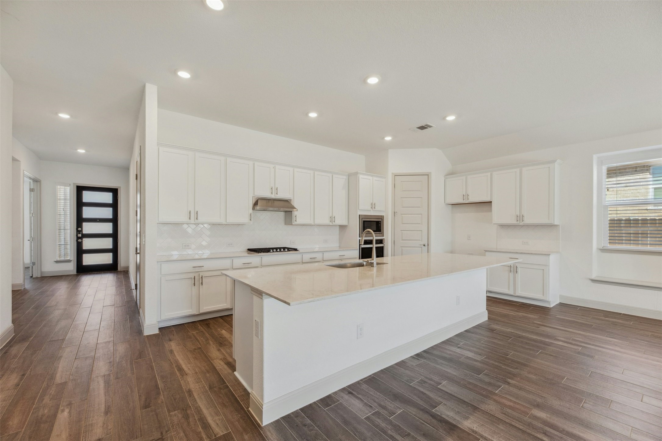 1736 Weavers Bend Georgetown, TX 78628 - Photo 7 of 40 Huge Island - Great for Entertaining
