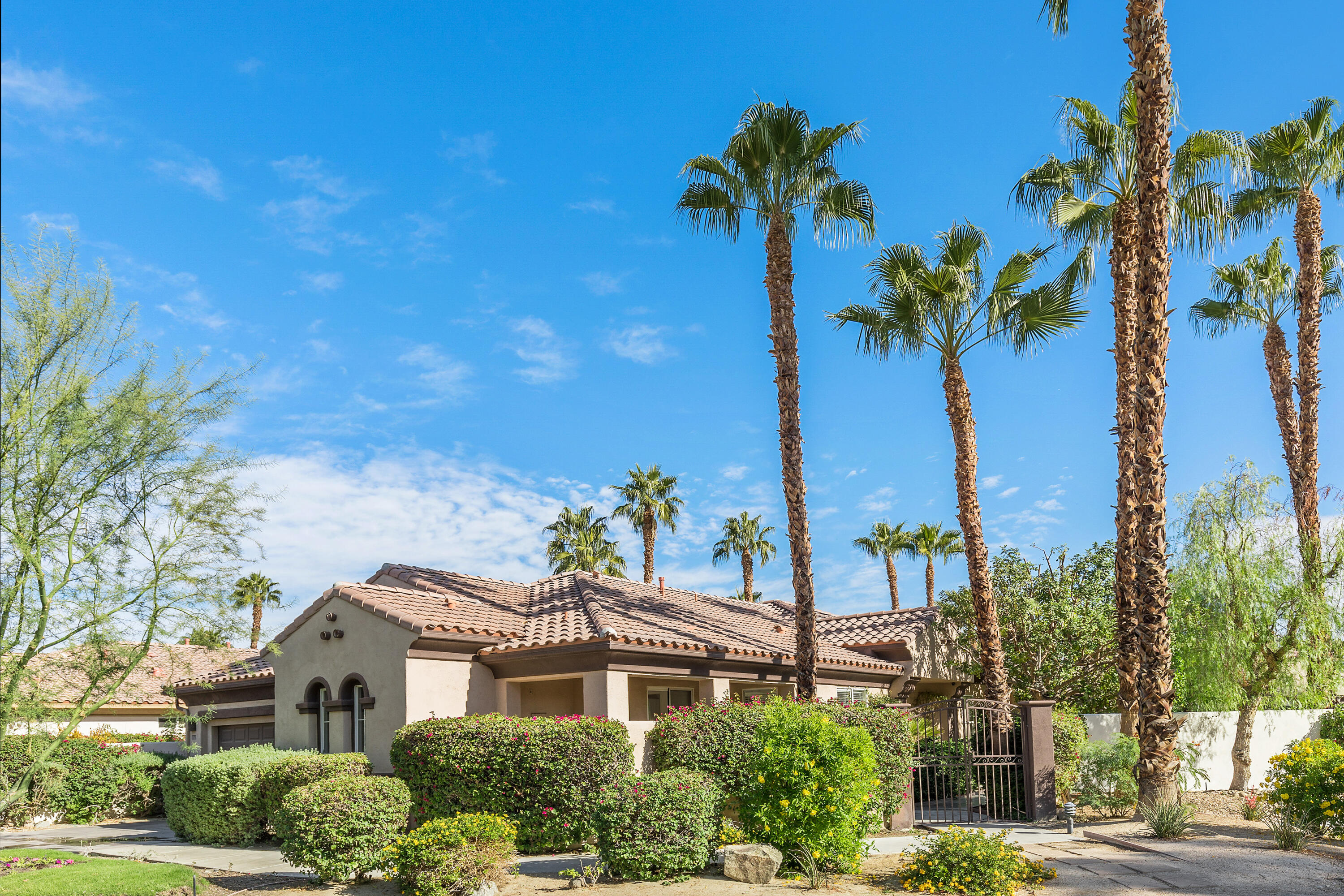 30 Racquet Club Drive South Rancho Mirage, CA 92270 - Photo 3 of 38 4_10938051_155479_155479-EI-103
