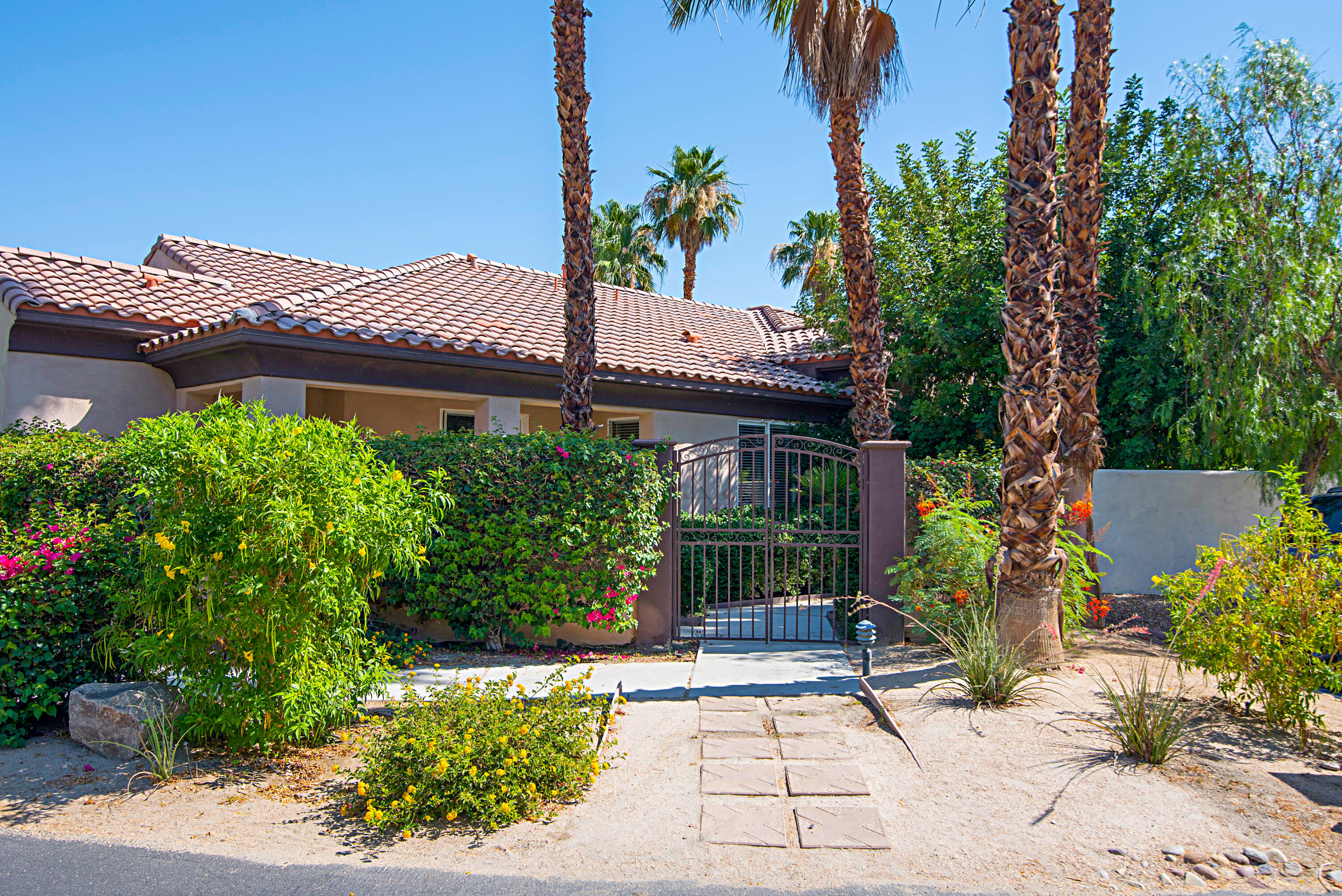 30 Racquet Club Drive South Rancho Mirage, CA 92270 - Photo 4 of 38 1_10776842_150883_150883-EM-101