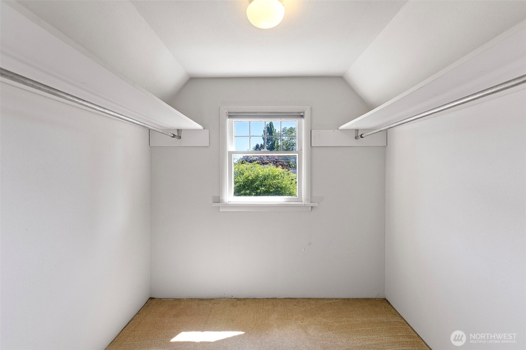 4812 Southwest Stevens Street Seattle, WA 98116 - Photo 14 of 28