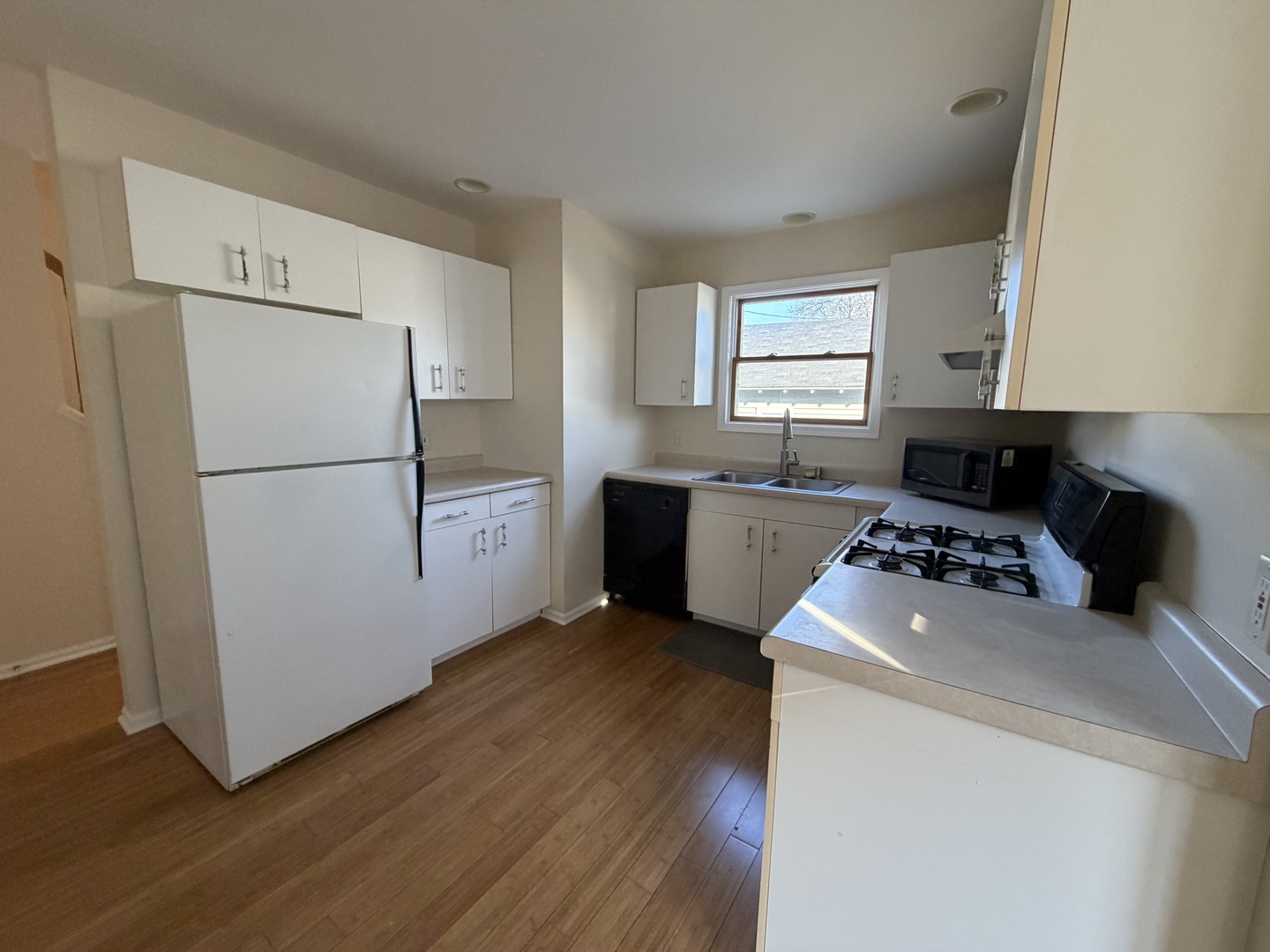 411 Richards Street Geneva, IL 60134 - Photo 7 of 21