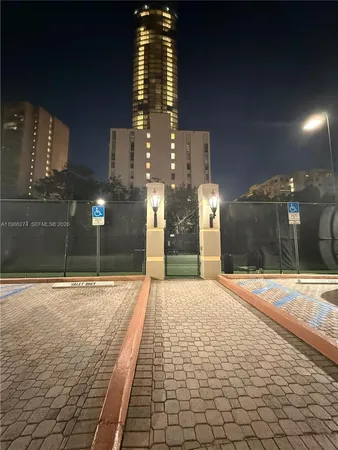a view of livingroom with furniture