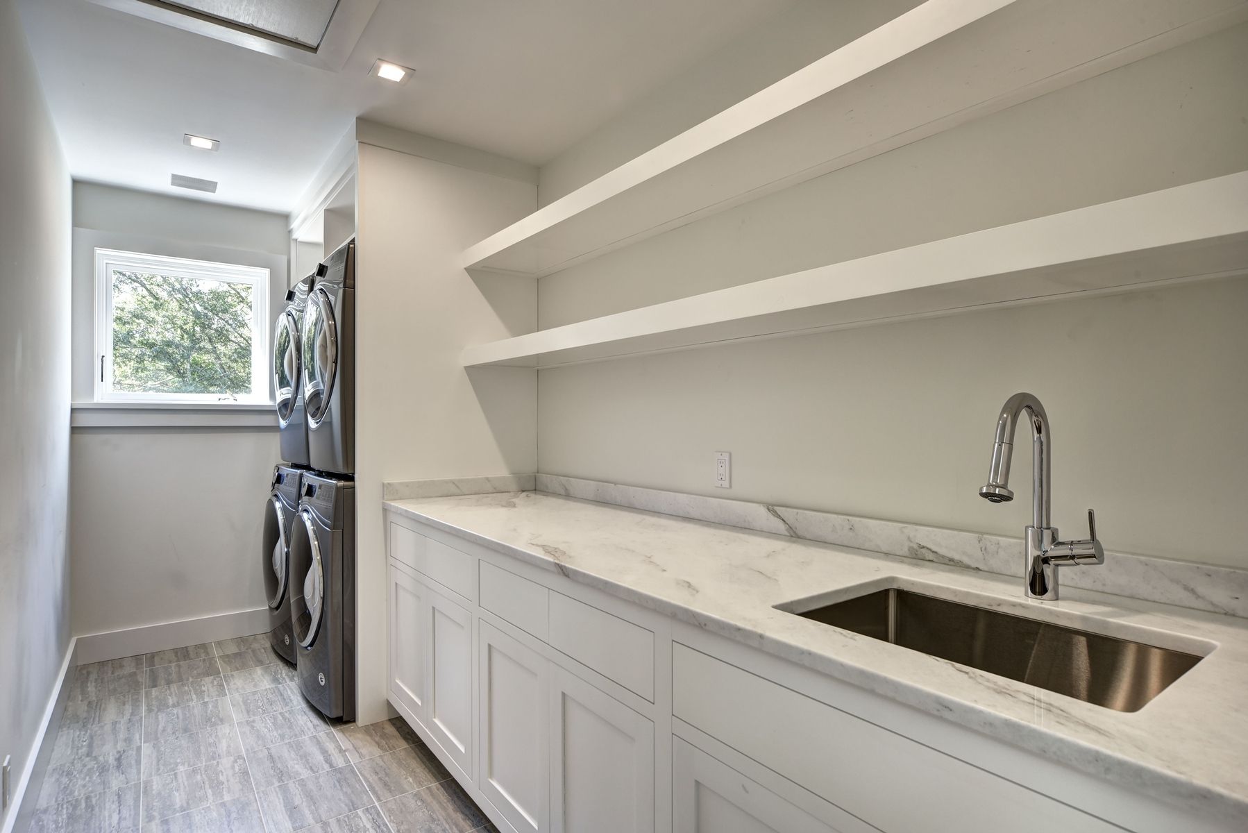 3 High Point Road East Hampton, NY 11937 - Photo 17 of 25 Gallery Image 17