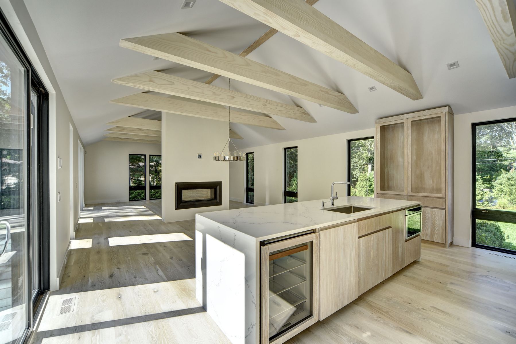 3 High Point Road East Hampton, NY 11937 - Photo 3 of 25 Gallery Image 3