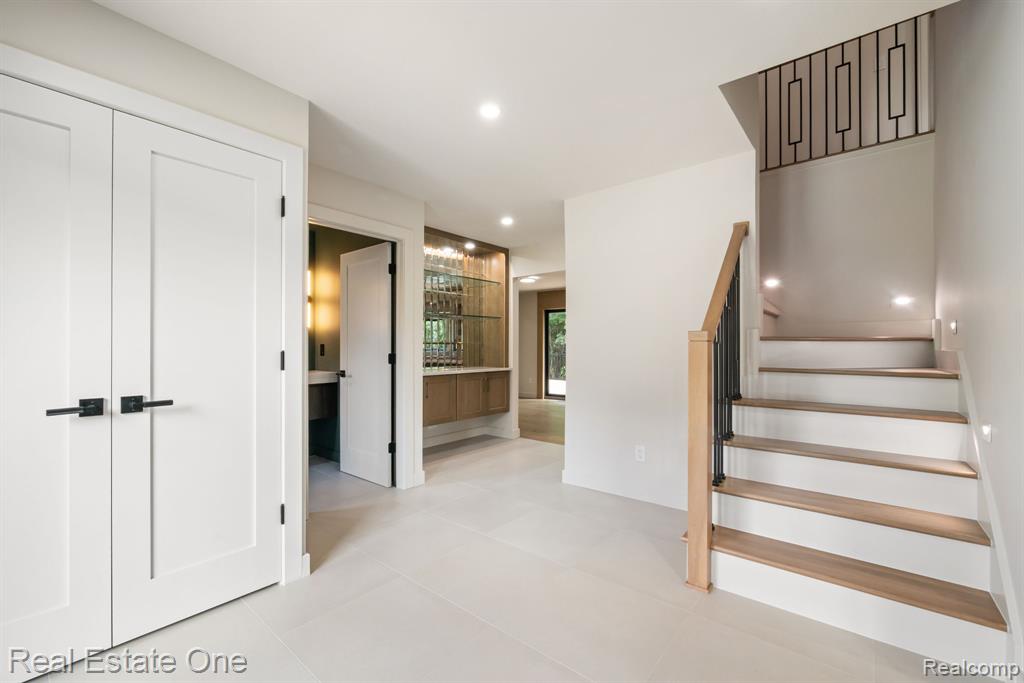 1683 Mark Hopkins Road Bloomfield Hills, MI 48302 - Photo 4 of 44
