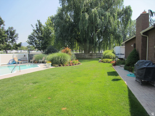 1033 East 825 North Layton, UT 84040 - Photo 3 of 38