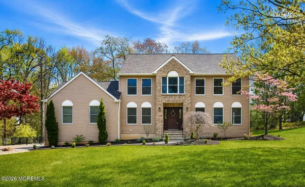 $989,000 | 18 Tanglewood Place, Monroe Township, NJ 08831